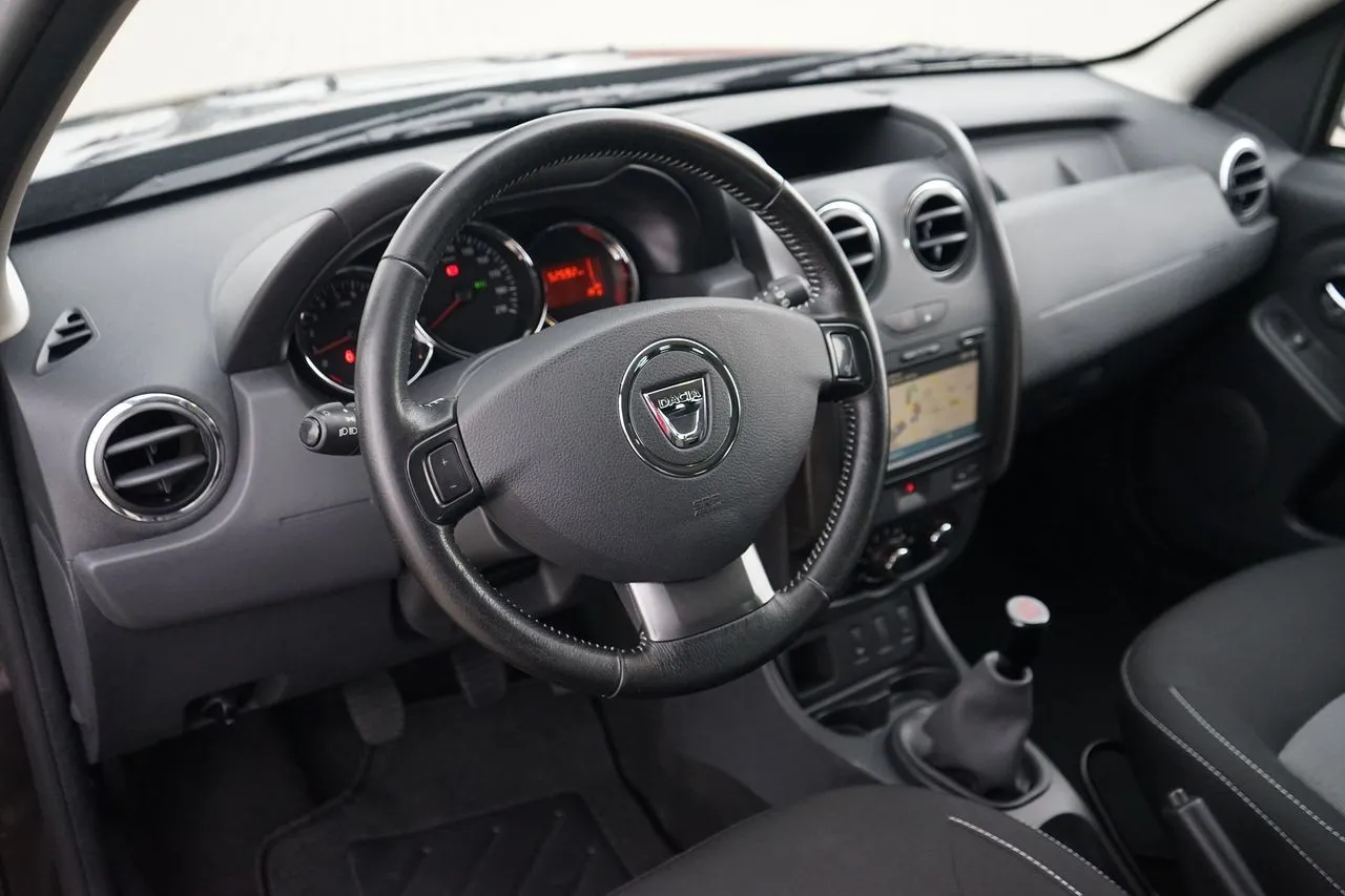 Dacia Duster 1.6i Urban Explorer Navi...  Image 7