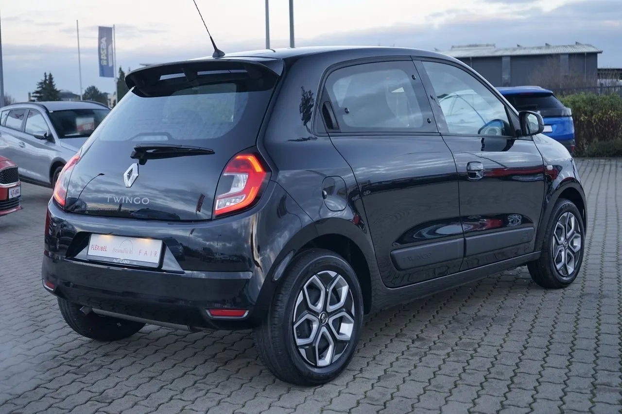 Renault Twingo Limited SCe 75...  Image 4